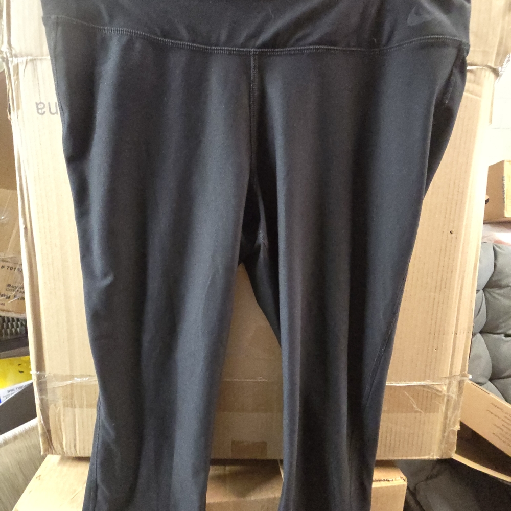 Nike Women's Black Capris Dry Fit